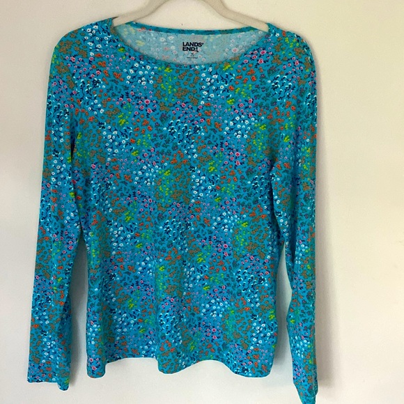 Lands' End Tops - Lands End long sleeved UPF 50 rash guard top